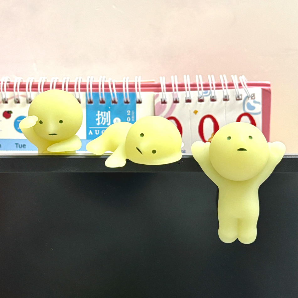 صندوق مفاجآت مضيء في الظلام من - مراجعة Phone Accessories Doll وسعره